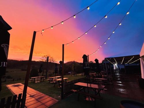 Étterem, The Hitching Rail Hut - Relax, unwind and reconnect in Karangi