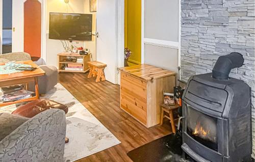 Cozy Home In Sparbu With Wifi in Skelvaagen