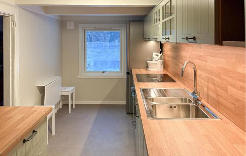 köök, 3 Bedroom Stunning Home In Brekkestø in Lillesand