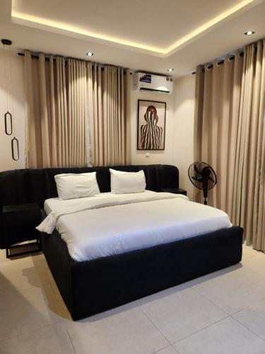 MVP Luxury Apartment GRA MARYLAND IKEJA Brand new 3 bedroom apartment - image 4