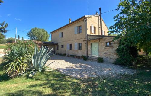 Lovely Home In Mombaroccio gîte à louer Case Arzilla