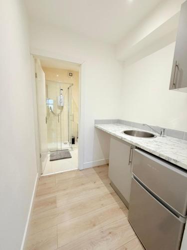 Holloway Home Suites - image 6