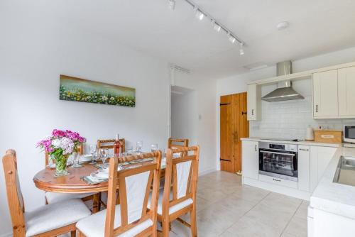 Iekārtas, 2 Bed in Yatton oc-s32603 in Aymestrey