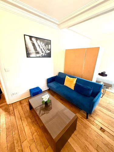 Appartement Tour Eiffel Chapu - image 12