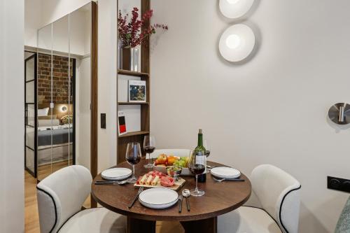 Lavie Maison Architect flat with AC