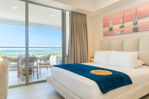 Luxury Apartment Suite Lake View 2 min Airport