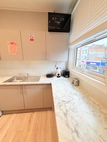 Holloway Home Suites - image 9