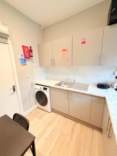 Holloway Home Suites - image 7