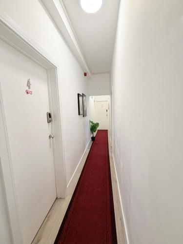 Holloway Home Suites - image 8