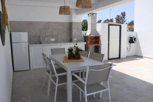 Chalet con piscina en Naveros in Los Naveros