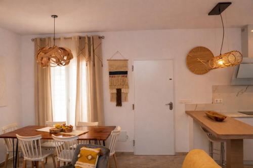 Chalet con piscina en Naveros in Los Naveros