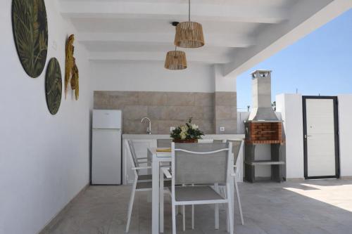 Chalet con piscina en Naveros in Los Naveros