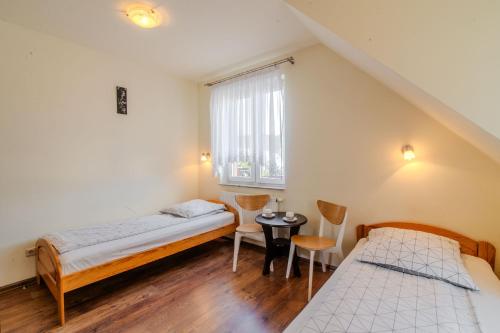 2 twin beds