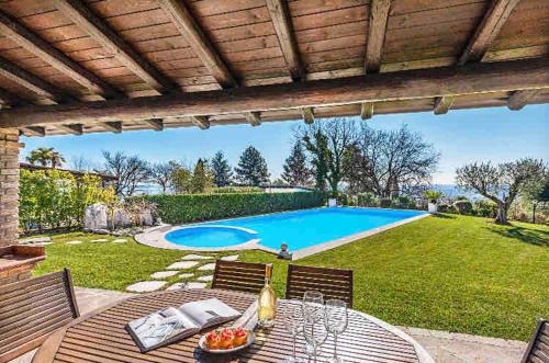 Casa Girasole - entire villa with pool