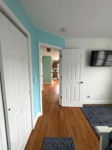 Bright Lavallette 4BR Private Yard Walk to Beach - image 13