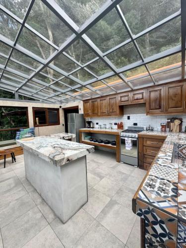 virtuve, Tree Top Apartment in Sanluka Toliman