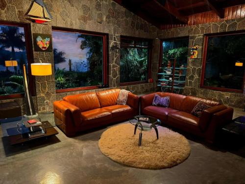 Guatemala Dreams Grand Chalet in 산 루카스 톨리만