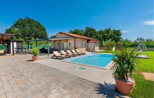 Gorgeous Home In Rovinj – khách sạn tại Spanidiga