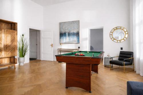2BR 98m2 Old Town Apt with Pool Table and Free Parking!, Tallinn (foto 3)