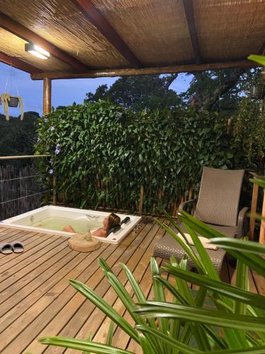 Chalé Makar - Hidromassagem aquecida e vista para as montanhas (Chale Makar - Hidromassagem aquecida e vista para as montanhas) in 桑塔納杜裡亞舒