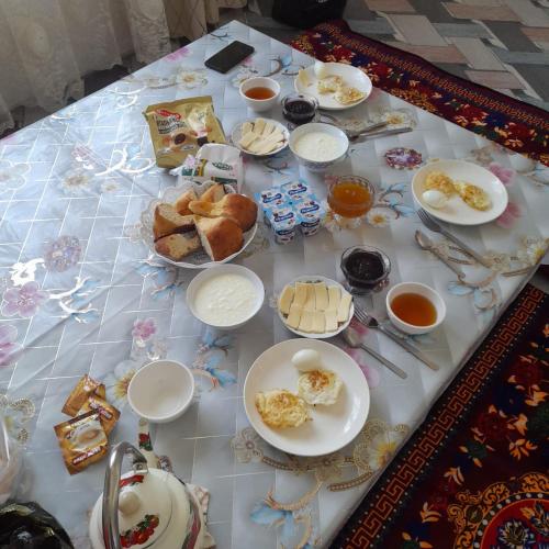 Toit ja joogid, KYIAL guest house in Talas