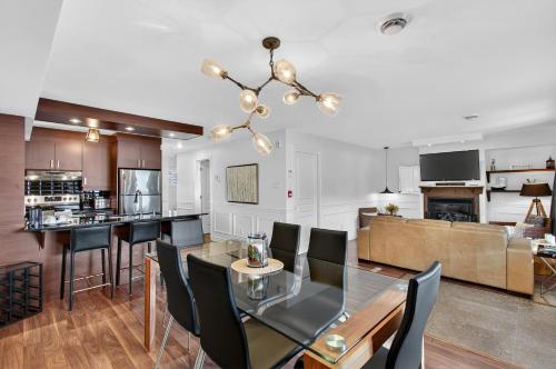 Prestigious condo at the foot of the St-Sauveur slopes in 聖索沃爾