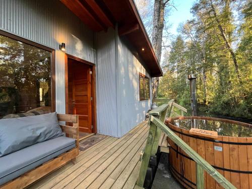 BUHO Cabin Oak BBQ Washer Wood Hot Tub Wifi
