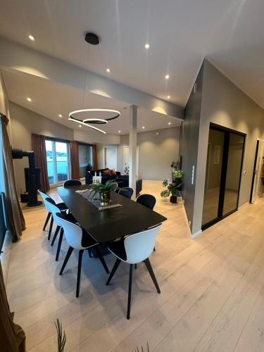 Luxury apartment for large groups-Tromsdalen- FREE INDOOR PARKING – khách sạn tại Tromsdalen
