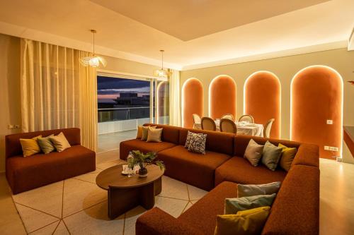 Chic Beach Front Condominium – khách sạn tại Mnar