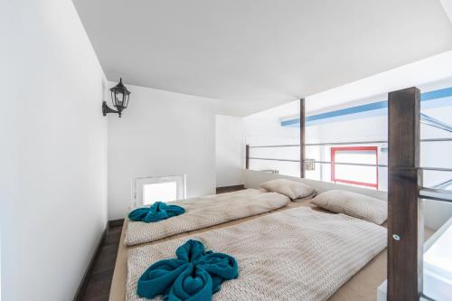 D53 Apartments - image 10