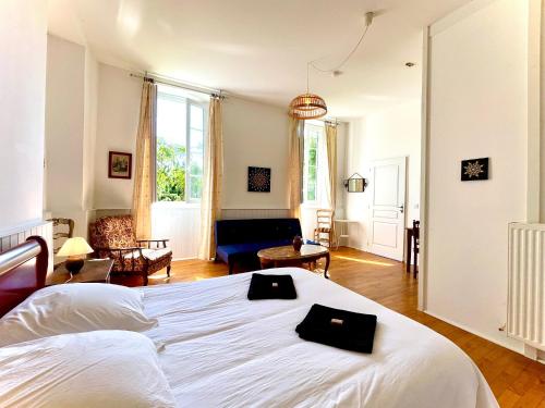 1 double bed, 2 twin beds