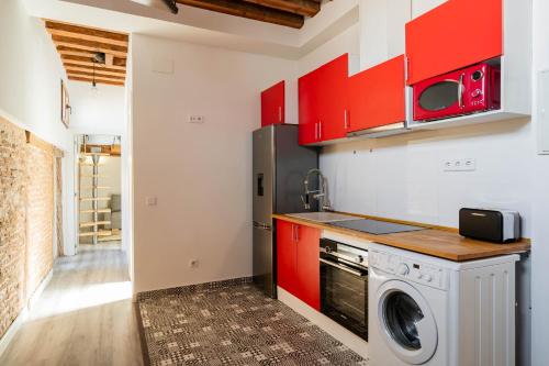 San Vicente Ferrer Top Floor 2BR ALQUILER TEMPORAL - main image