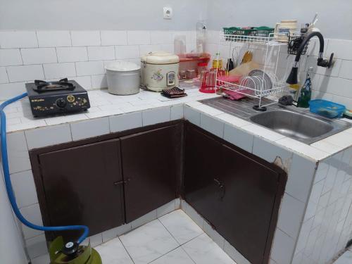 Kitchen, Omah moja cijawura in Sekejati