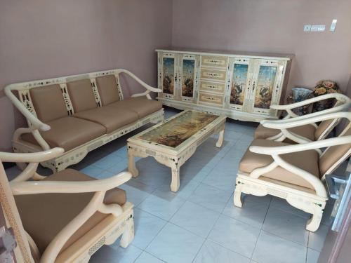Facilities, Omah moja cijawura in Sekejati