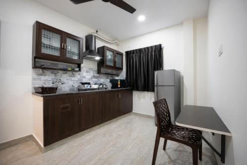 Rayzen Stays & Backpackers Hostel in Poonamallee