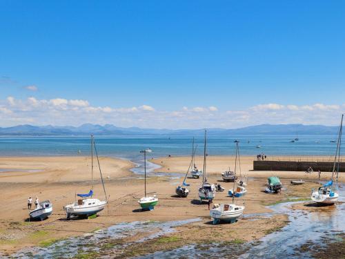 Viesnīcas āriene, 3 Glyn Y Mor in Llanbedrog