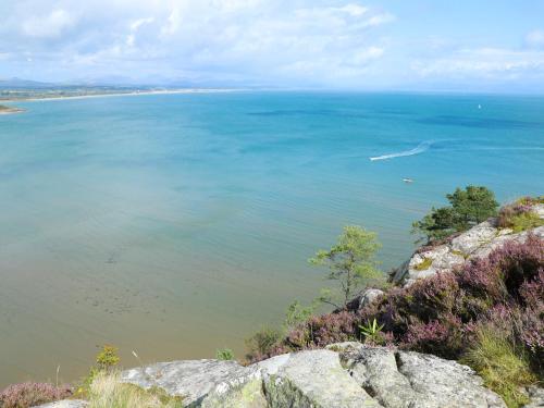 Viesnīcas āriene, 3 Glyn Y Mor in Llanbedrog