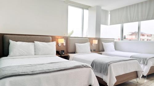 1 double bed, 2 twin beds