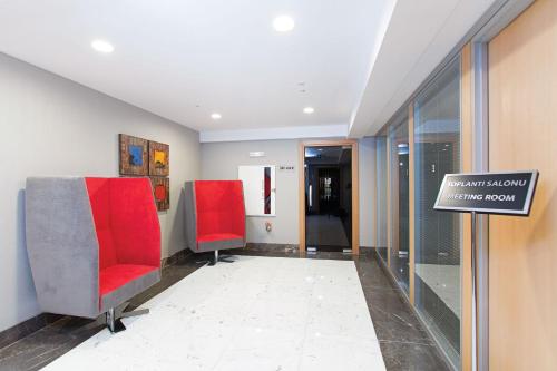 Mia City Hotel - image 11