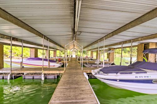 Devil’s Fork Resort Cabin w/ Designated Boat Slip! – khách sạn tại Vịnh Fairfield (AR)