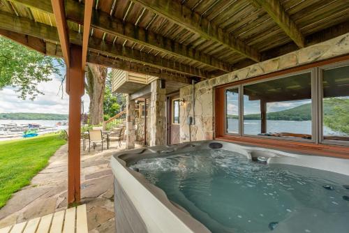 Smack Dab by Railey Vacations in Oakland (MD)