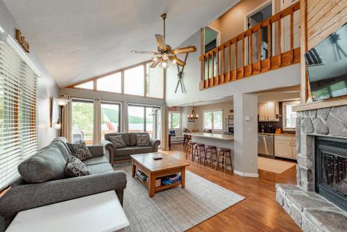 Smack Dab by Railey Vacations in Oakland (MD)