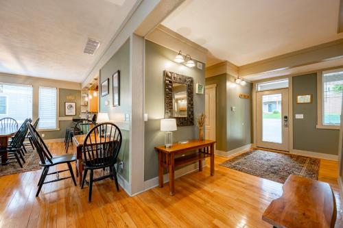 Scenic Serenity by Railey Vacations in Oakland (MD)