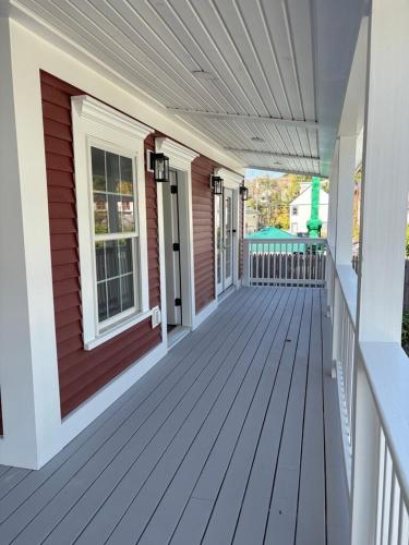 The Treehouse at 11 Gables - Center of Ludlow Village near Shopping and Restaurants in Ludlow (VT)