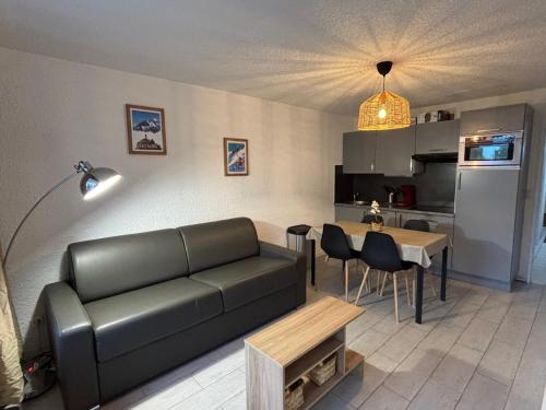 Grand studio 2 Alpes hypercentre pied des pistes in ليه دوز الب