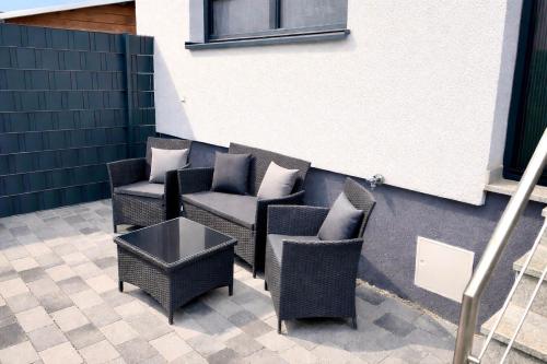 Balkons/terase, STN Business Suite - Ferienwohnung mit Parkplatz & Balkon, Terrasse & Fußbodenheizung, Netflix Premi in Bad Friedrichshall