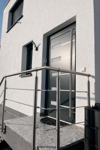 Viesnīcas āriene, STN Business Suite - Ferienwohnung mit Parkplatz & Balkon, Terrasse & Fußbodenheizung, Netflix Premi in Bad Friedrichshall