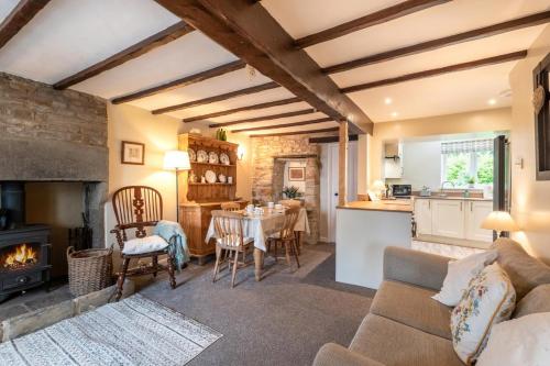 Seadmed, 2 Bed in Buxton oc-dcthr in Great Hucklow