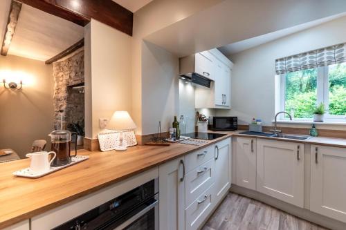 Seadmed, 2 Bed in Buxton oc-dcthr in Great Hucklow