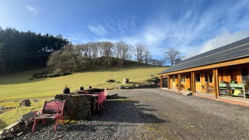 Blossom Cabin - Little log Cabin in Wales in Bettws Cedewain
